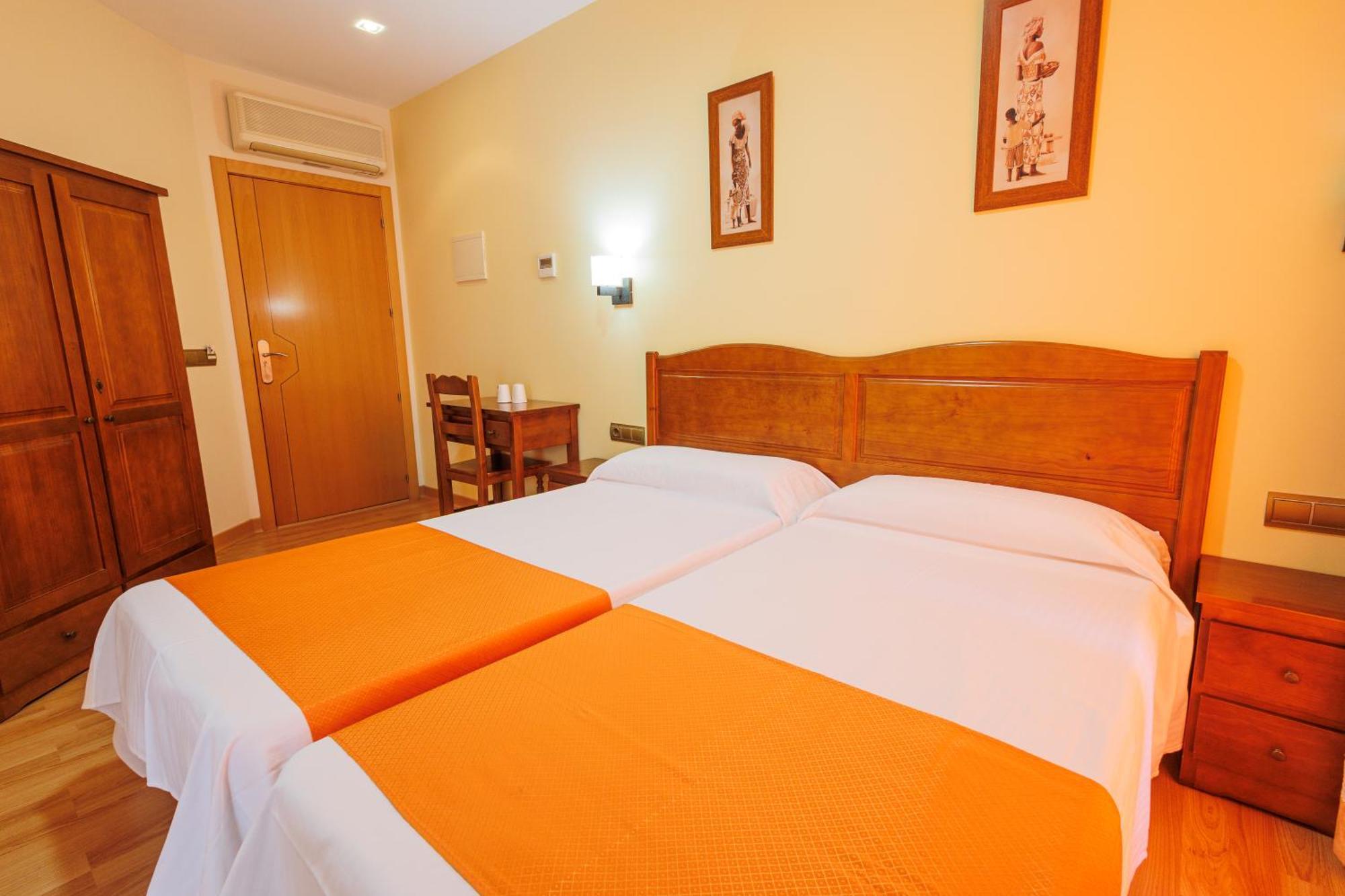Hotel Pattaya Mocejon Exterior photo